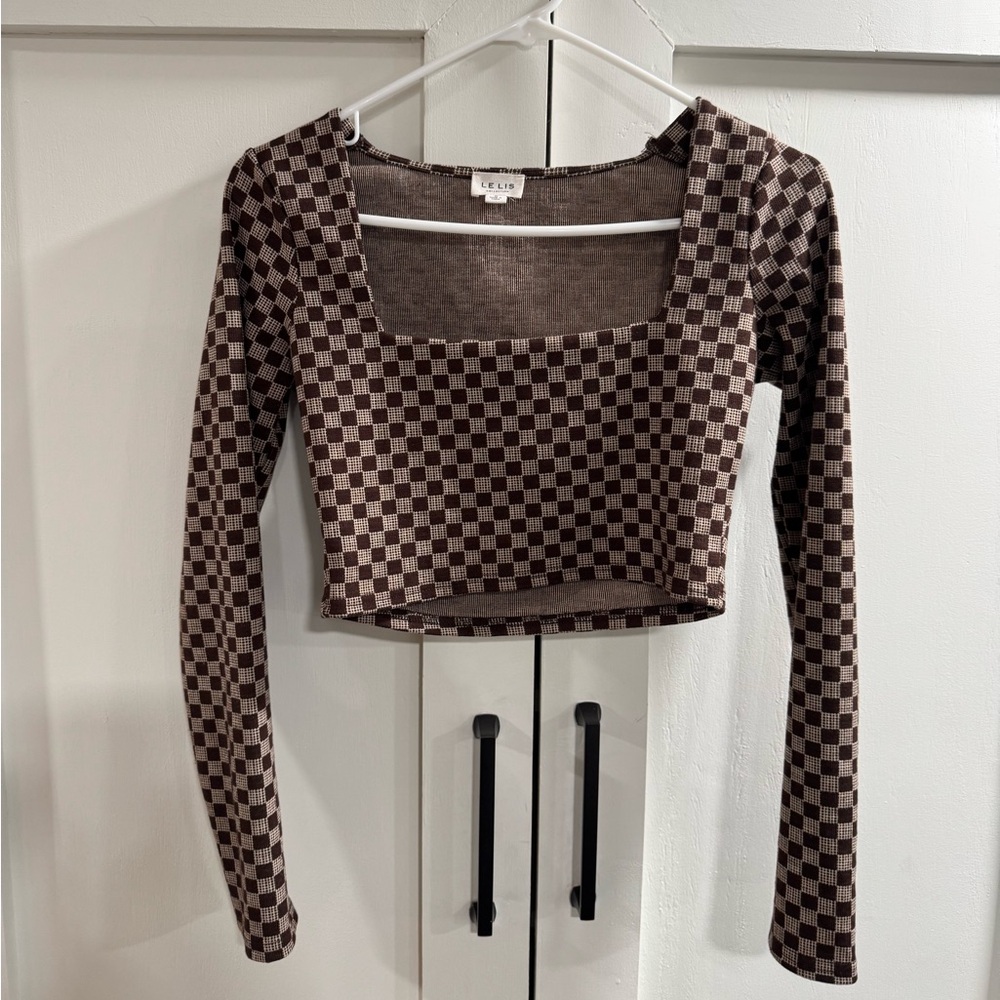Lelis brown checkered long sleeve crop top